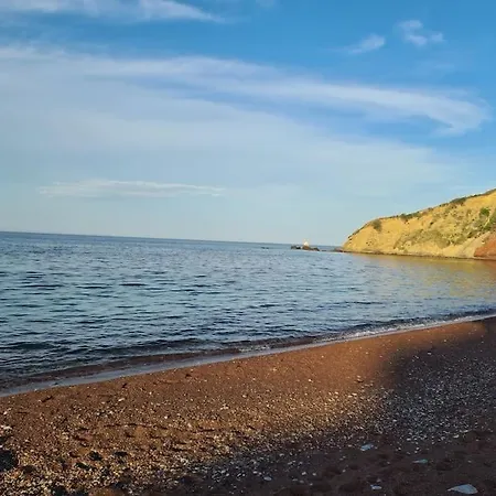 μικρο σπιτι διπλα στο κυμα 度假居 *
